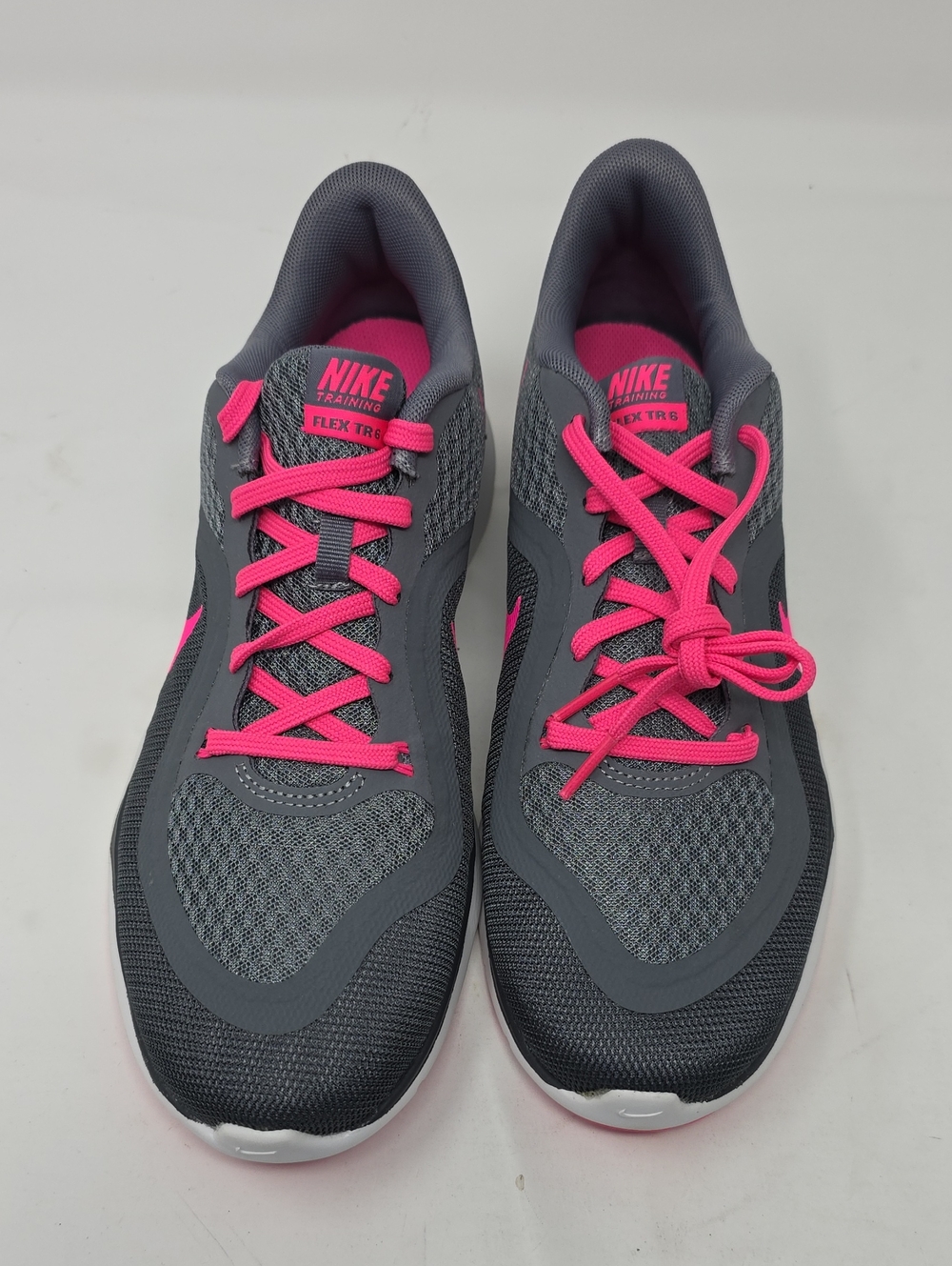 Nike Women's Gray Flex Trainer Sneakers with Pink Accents Size 9.5 831217-003